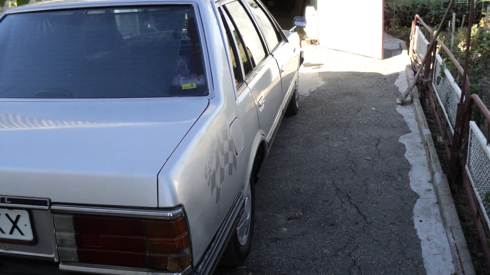 Nissan Laurel 3