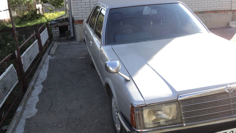 Nissan Laurel 5