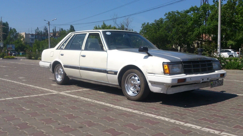 Nissan Laurel 3