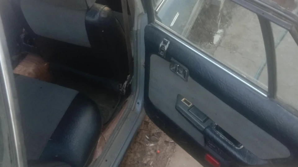 Nissan Laurel 2