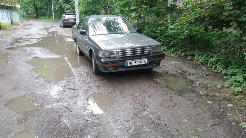 Nissan Laurel