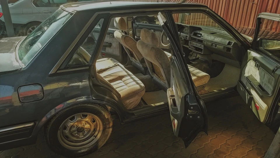 Nissan Laurel 3