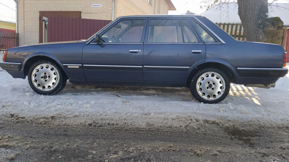 Nissan Laurel 5