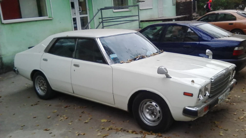 Nissan Laurel Дід зі стояком. 3