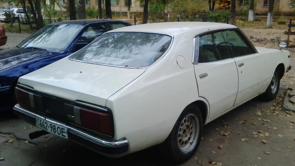 Nissan Laurel Дід зі стояком. 4