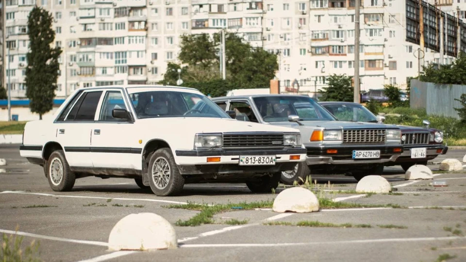 Nissan Laurel L24E SGL 3