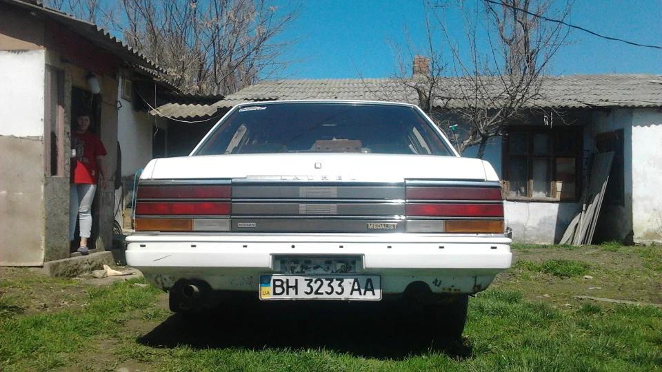 Nissan Laurel Medalist (E-HJC31) 4