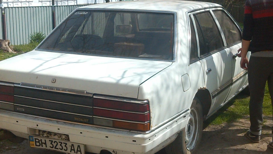 Nissan Laurel Medalist (E-HJC31) 5
