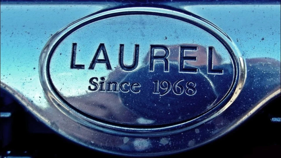 Nissan Laurel Medalist 4