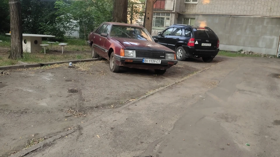 Nissan Laurel Сарай