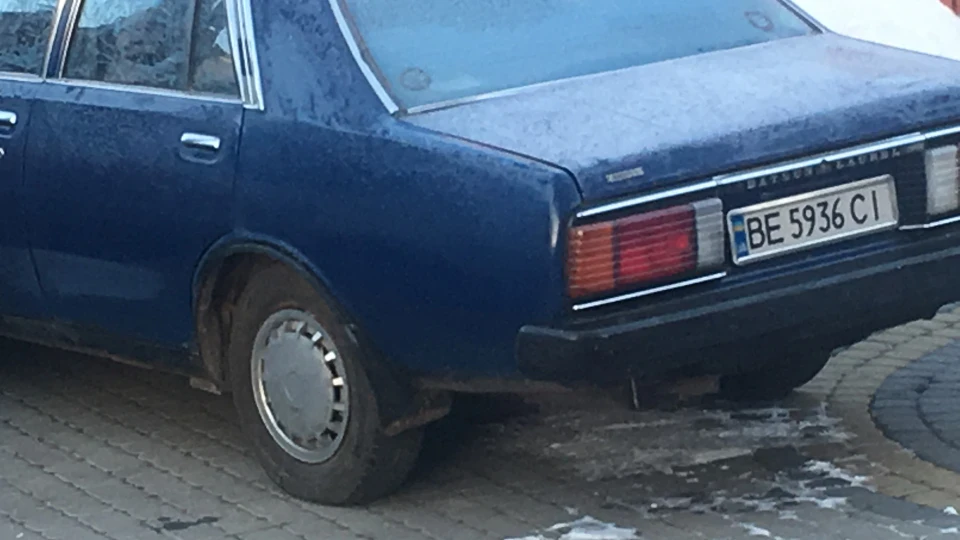 Nissan Laurel Синій Дідуган 3