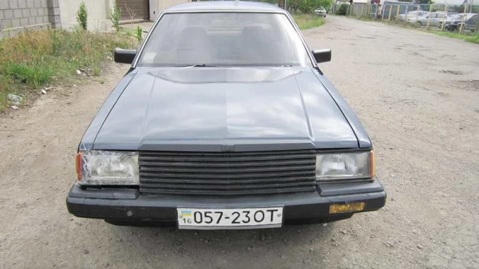Nissan Laurel синій міталік 2