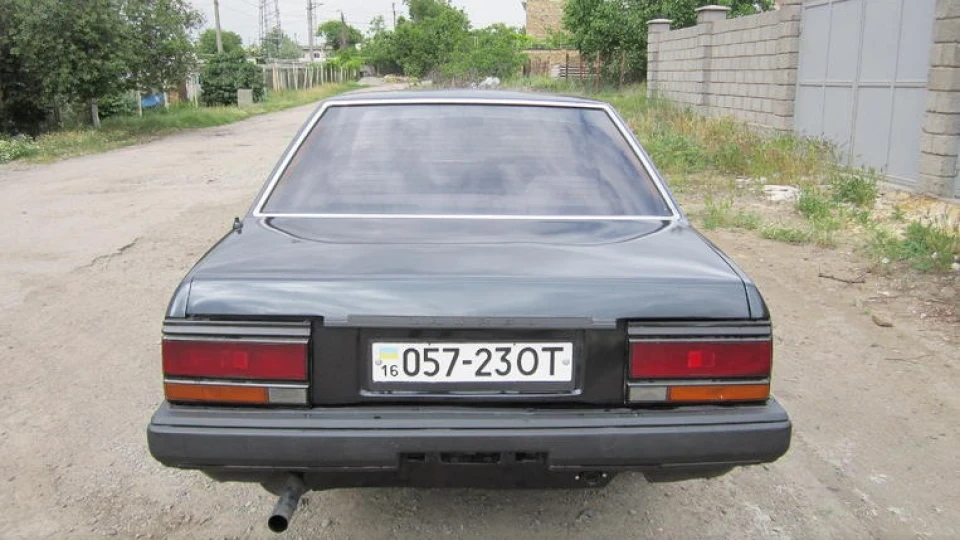 Nissan Laurel синій міталік 3