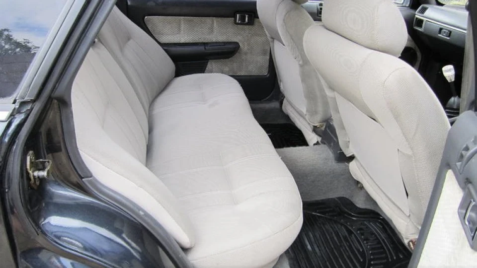 Nissan Laurel синій міталік 5