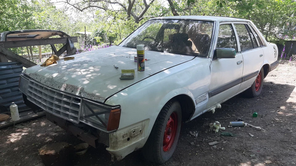 Nissan Laurel Відро з болтами 2