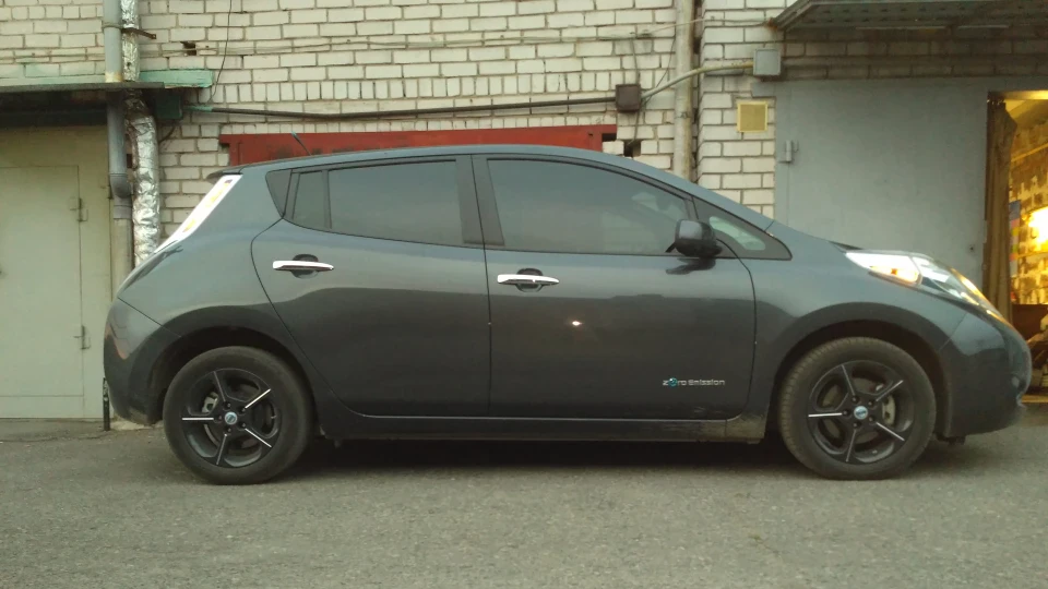 Nissan Leaf 4