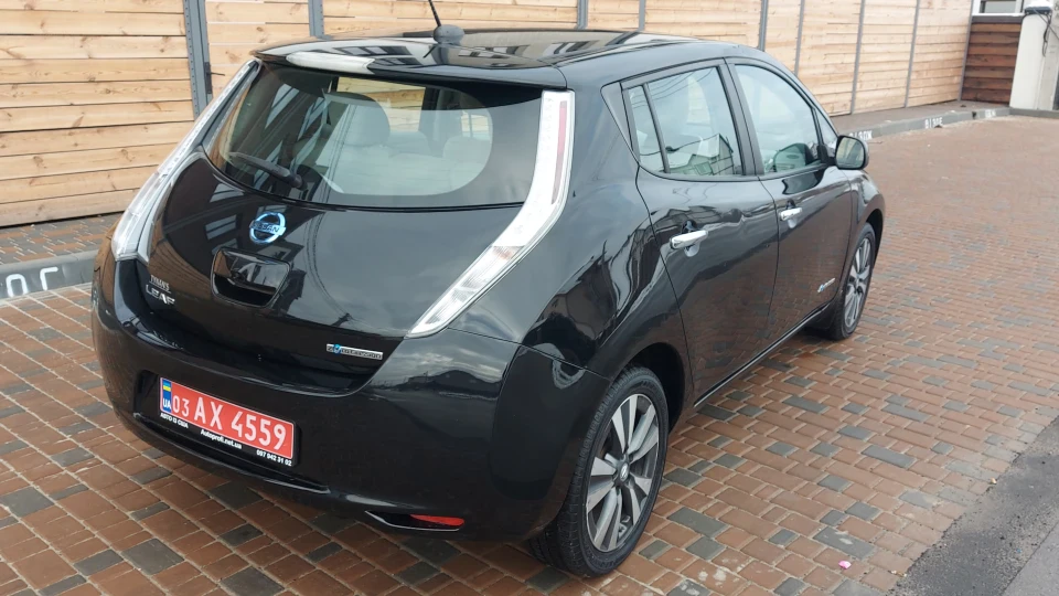 Nissan Leaf 4