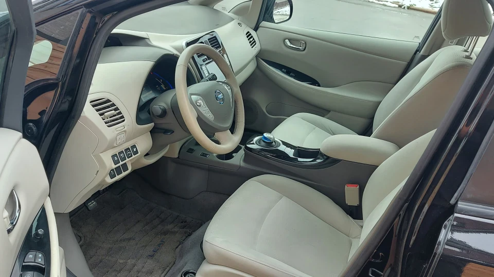 Nissan Leaf 5