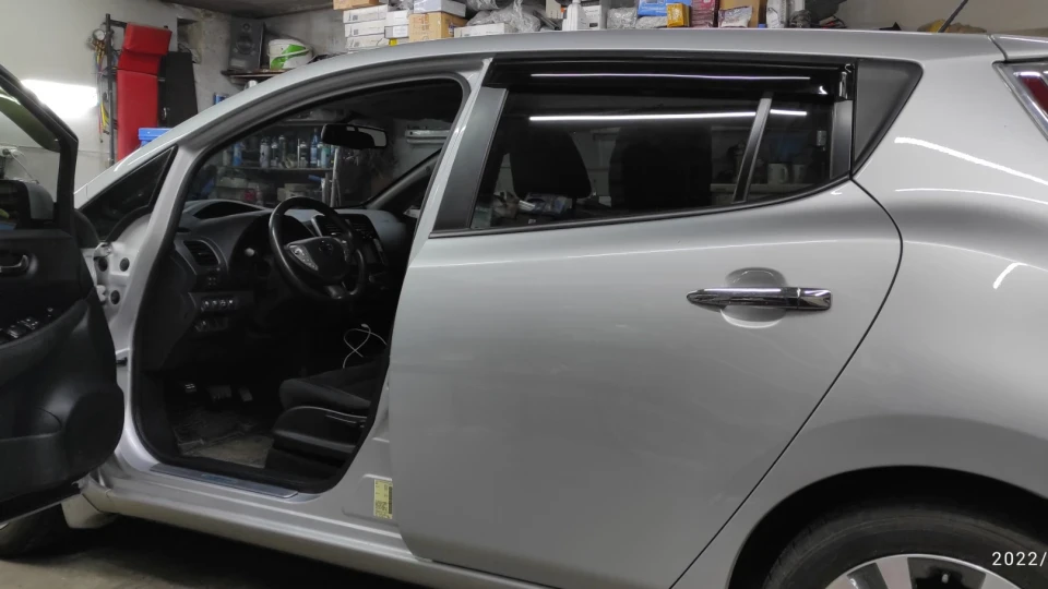 Nissan Leaf AZE0 2