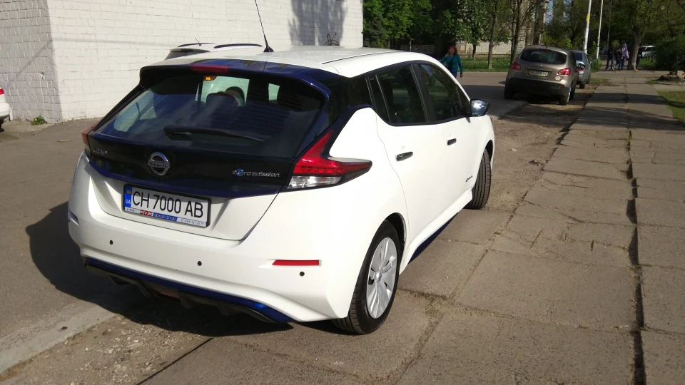 Nissan Leaf Електричка) 2