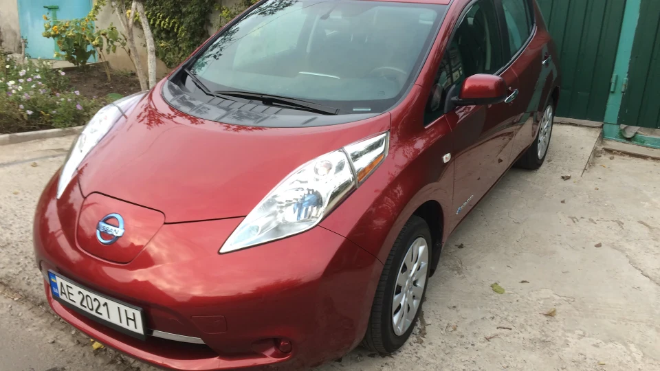 Nissan Leaf Випереджаючи час