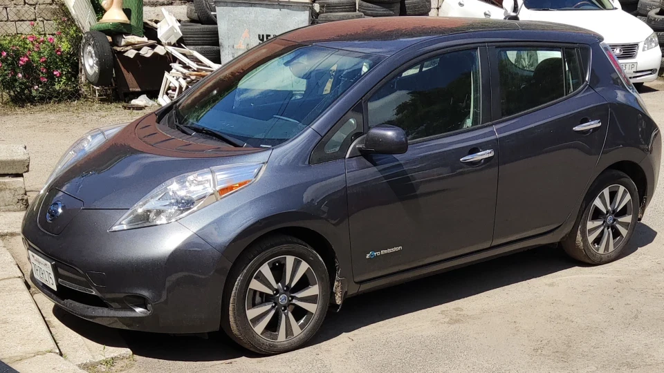 Nissan Leaf Підкрадун
