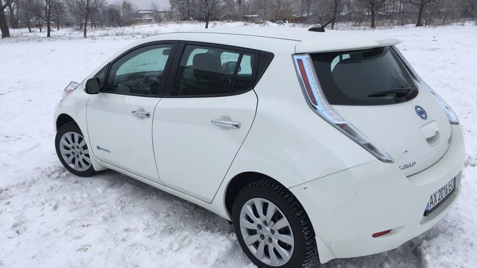 Nissan Leaf S 2