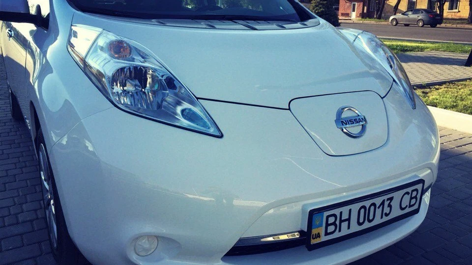 Nissan Leaf S 2