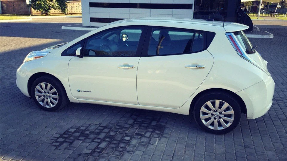 Nissan Leaf S 3