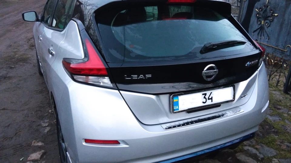 Nissan Leaf Срібний Металик 4