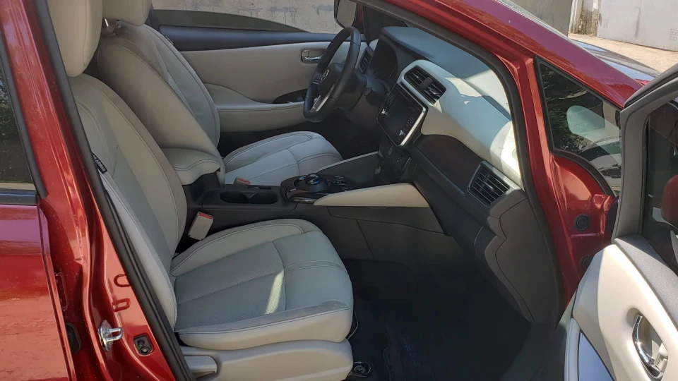 Nissan Leaf SL 2
