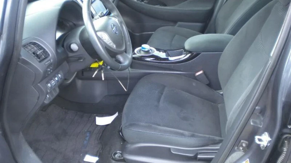 Nissan Leaf SV Електричка 2