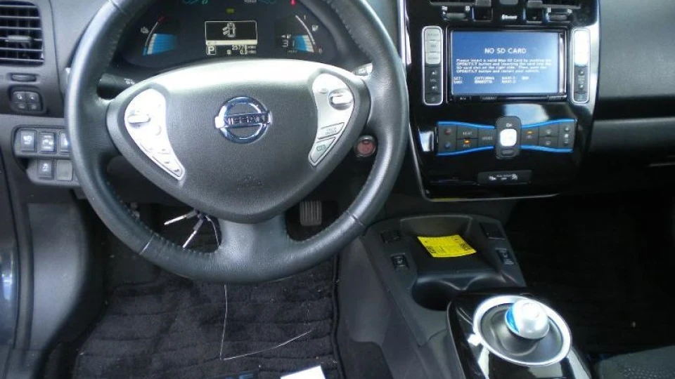 Nissan Leaf SV Електричка 3