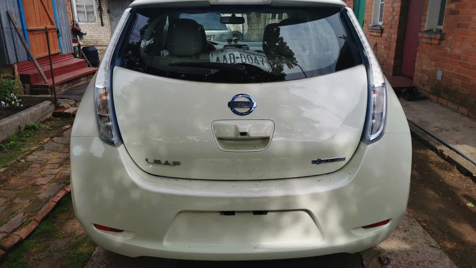 Nissan Leaf SV 4