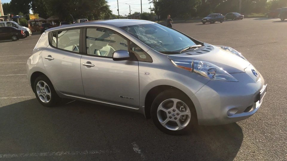 Nissan Leaf SV 3