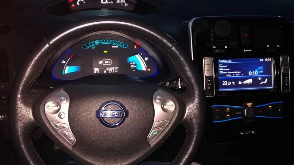 Nissan Leaf SV 3
