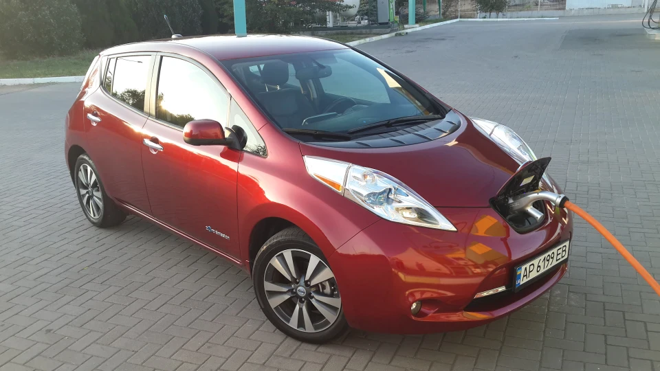 Nissan Leaf тиха міць 3