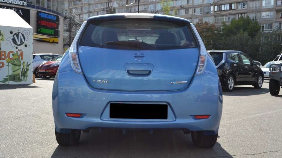 Nissan Leaf Зарядний пристрій 220V 3