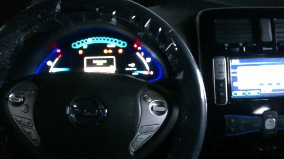 Nissan Leaf Зарядний пристрій 220V 4
