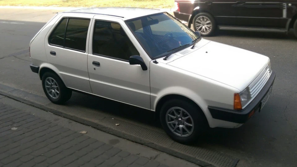 Nissan March 1.0 3