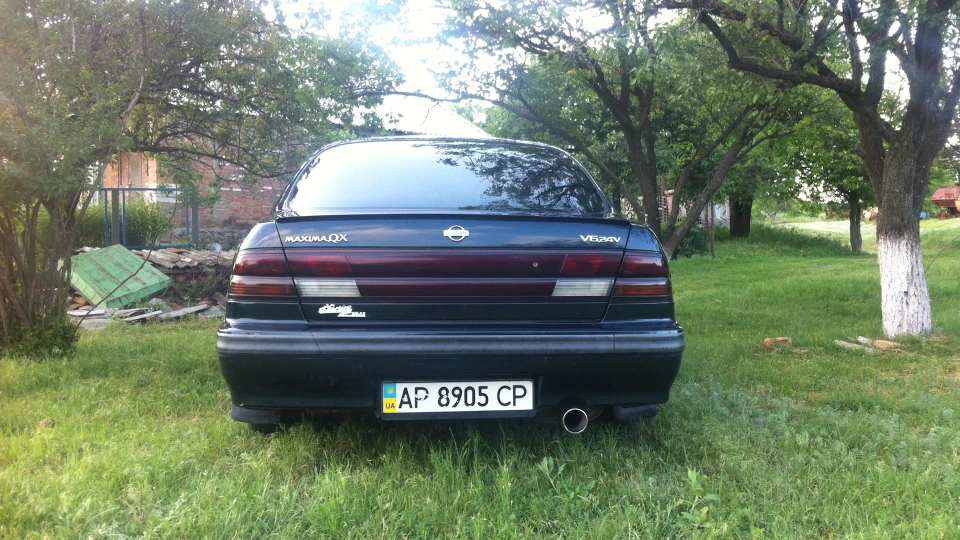 Nissan Maxima QX 2
