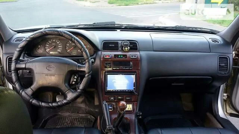 Nissan Maxima QX 3