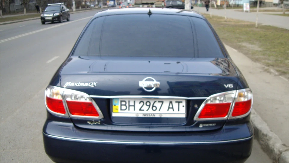 Nissan Maxima QX 2