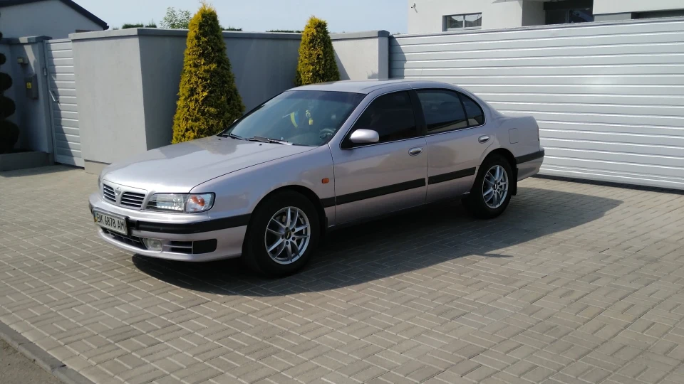 Nissan Maxima QX