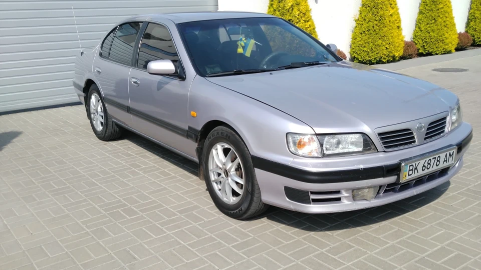 Nissan Maxima QX 2