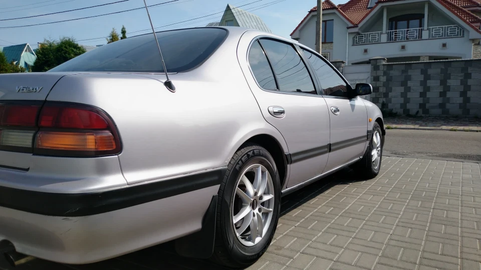 Nissan Maxima QX 3