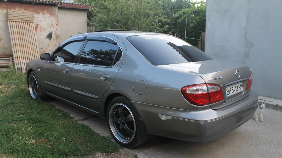 Nissan Maxima QX