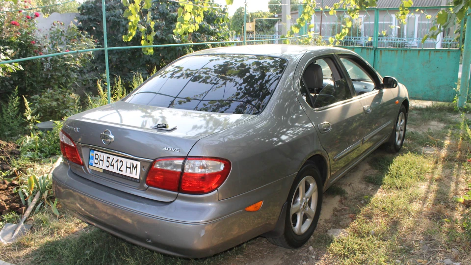 Nissan Maxima QX 2