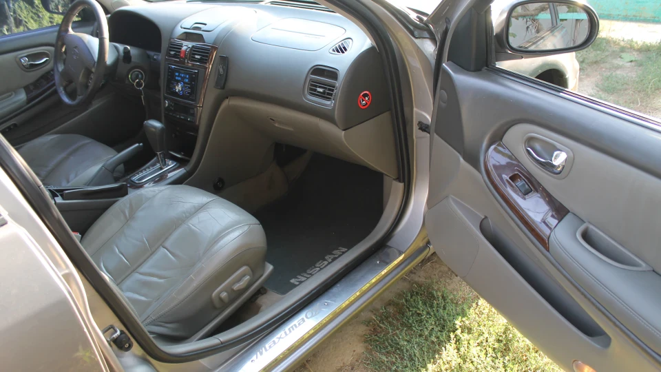Nissan Maxima QX 4