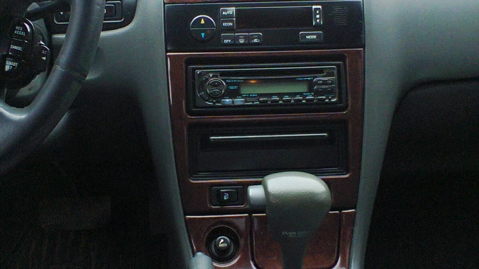 Nissan Maxima QX 4